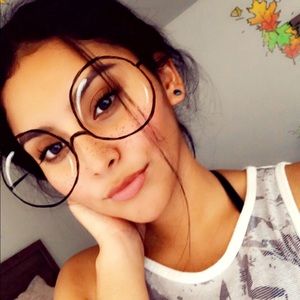 Meet your Posher, Salma